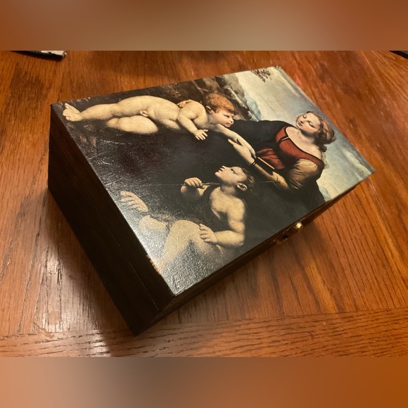Raphael’s-The Virgin And Child… Beautifully Handmade Gold Hardware Trinket Box! - Picture 12 of 16